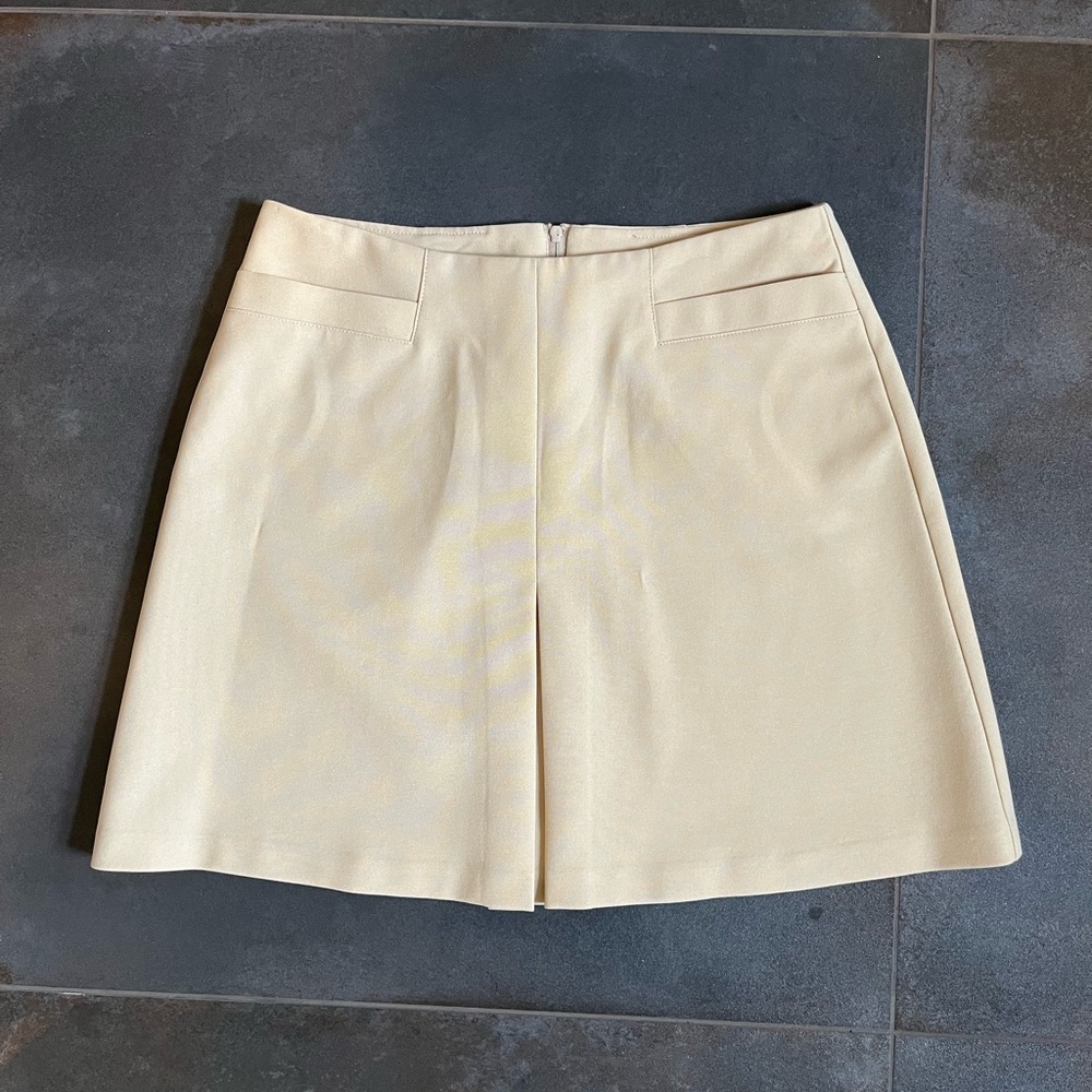 United Colors Of Benetton Beige Skirt - Perfect Vintage Condition